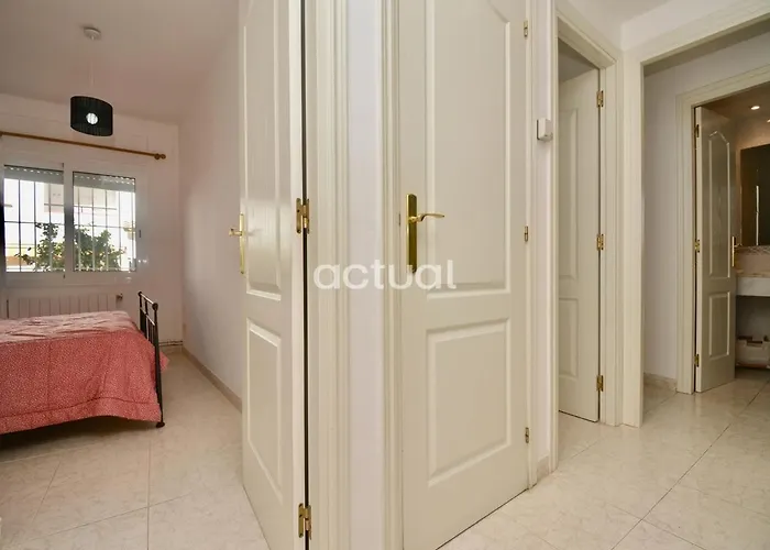 Mar D'aro Esc 2 Bajos B * Платья-де-Аро